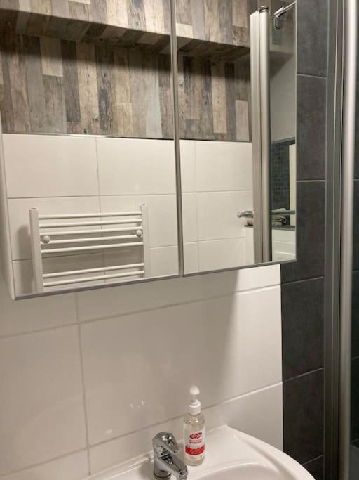 Toll Apartment Am Rhein Netflix Internet 1000 Mbits, Free Parking Duisburg Ngoại thất bức ảnh